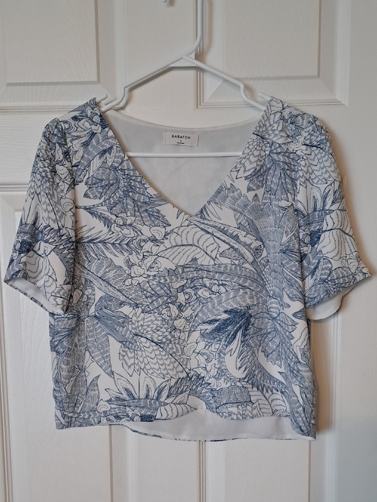 Babaton Tops - Babaton White and Blue Botanical V-Neck Crop Top